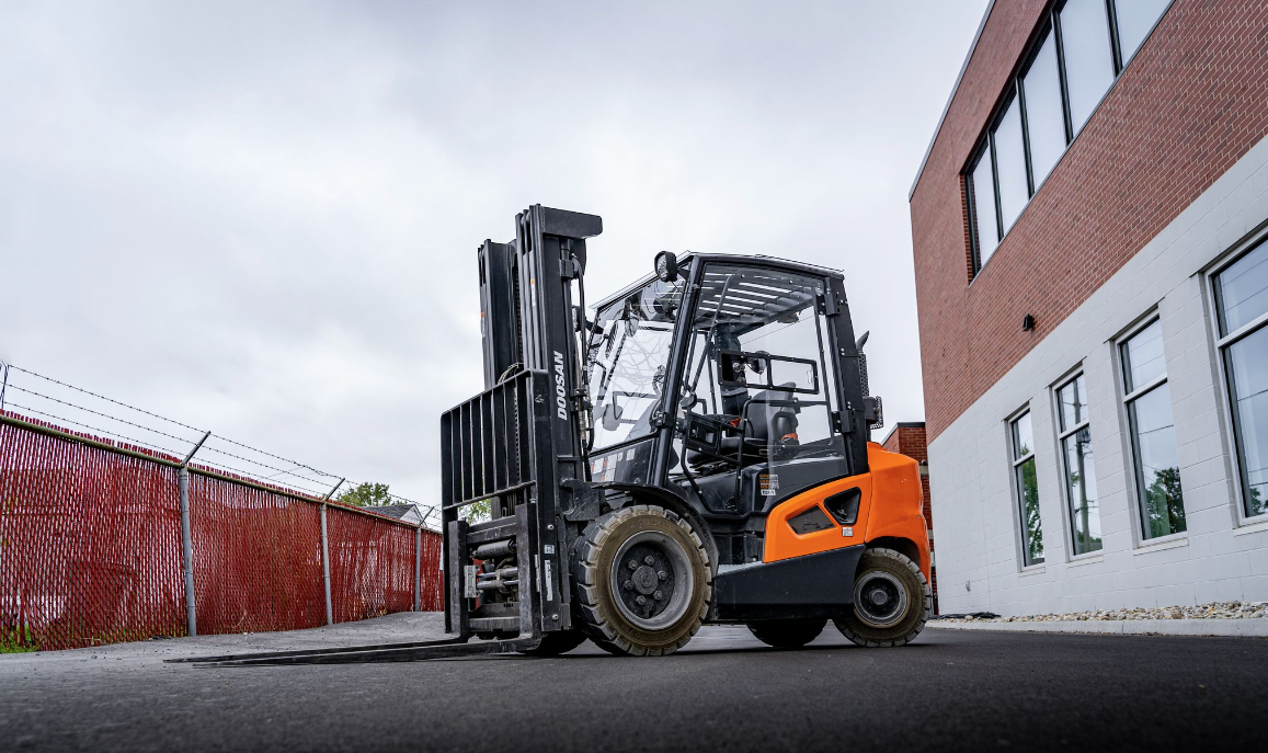 SitDown vs. StandUp Forklifts ProEnclosures