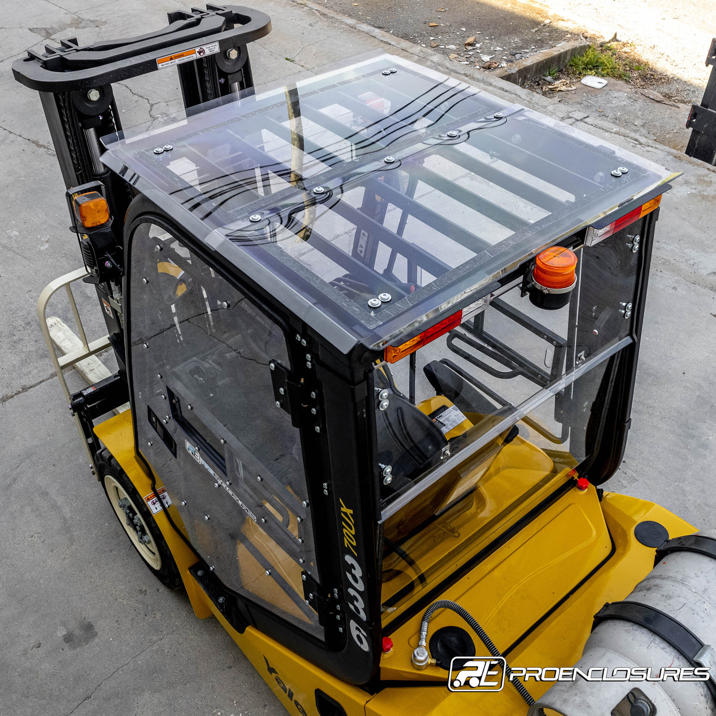 Yale 70UX forklift roof rear windshield and door