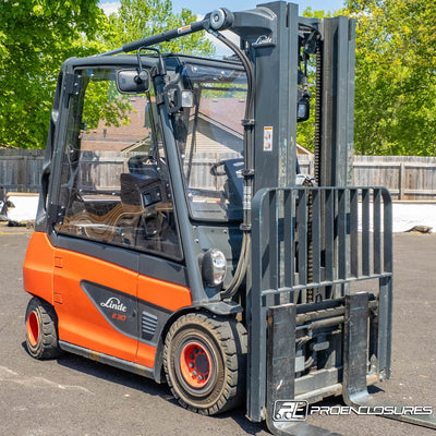 Linde Forklift cab enclosure front windshield